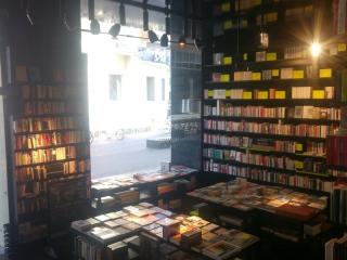 Bild der menschenleeren Buchhandlung